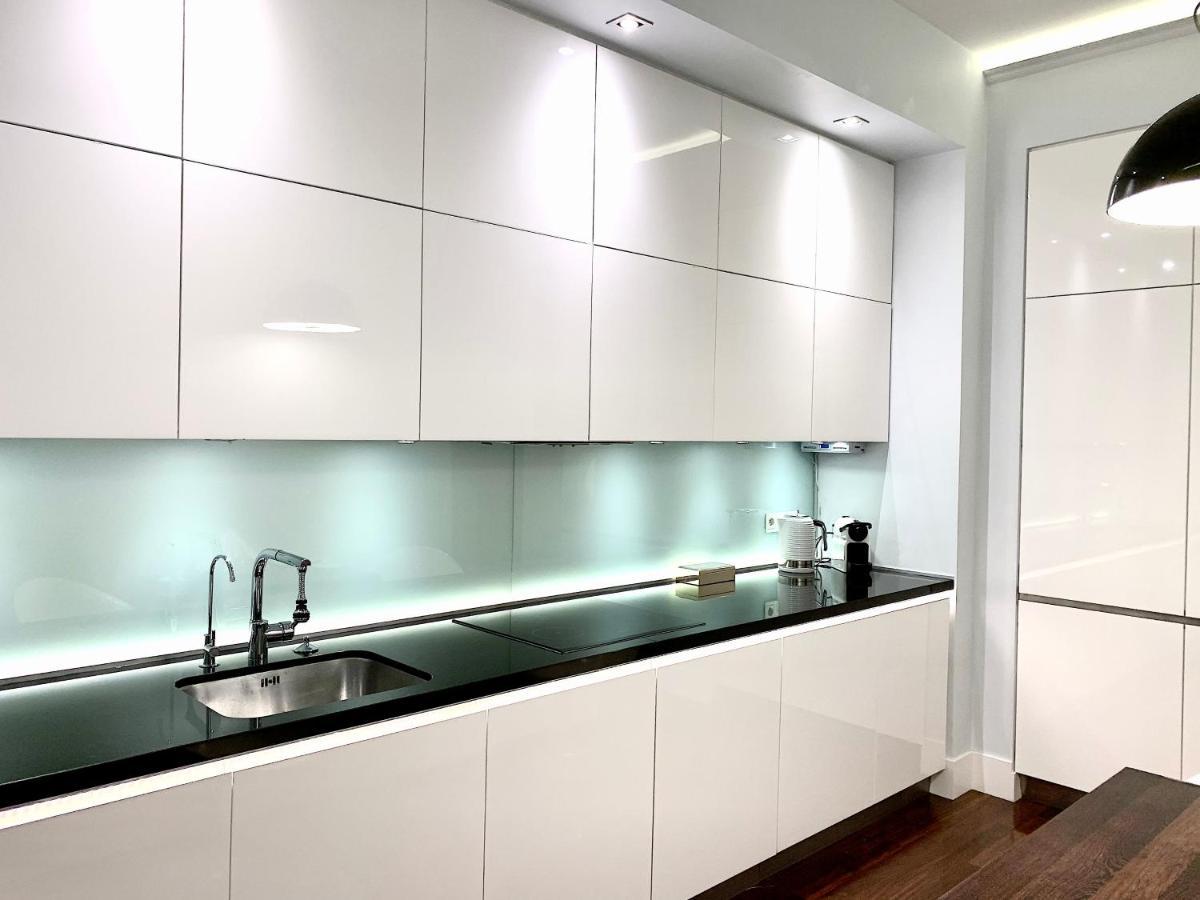 Luxury Suites & Apartments Mondrian Market Square II Varsovia Exterior foto